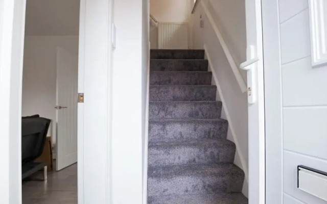 Housesleeps6-garden-parking-familly&contractors