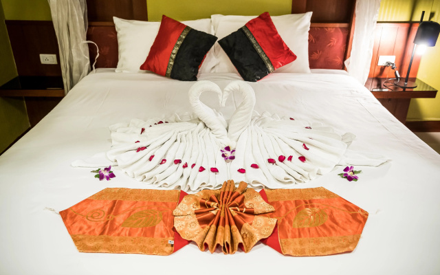 Patong Hemingway's Hotel