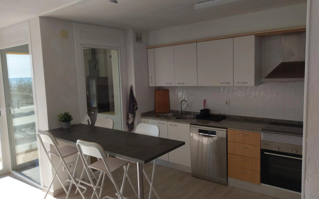 Luxury Apartment Accommodation, next to beach & train station Calella