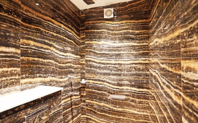 OYO 8902 Hotel Ronald Inn