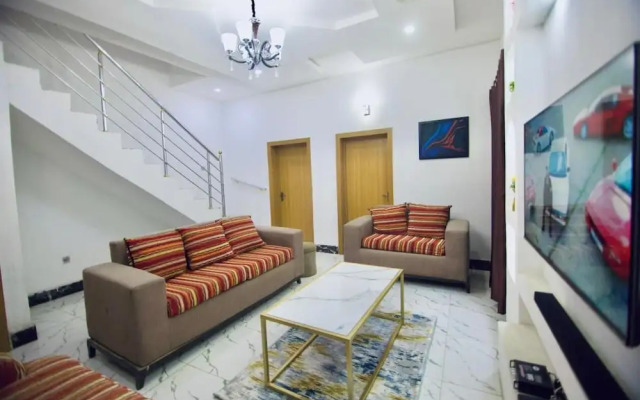 Loomzy Suites and Apartments