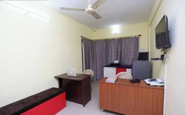 Hotel Red Stone Premium Near Sea Beach