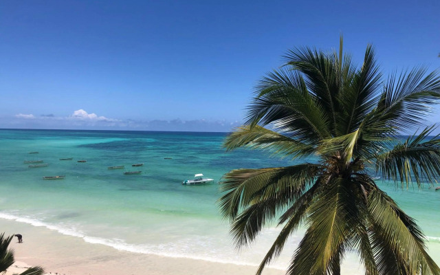 Imani Penthouse - Luxury Ocean View Apartment Nne, Kiwengwa Beach