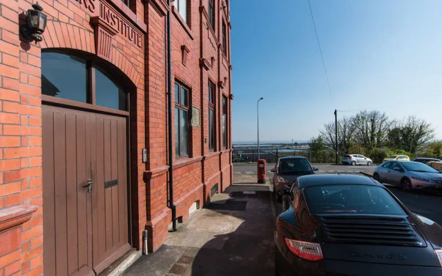 The old seamans mission
