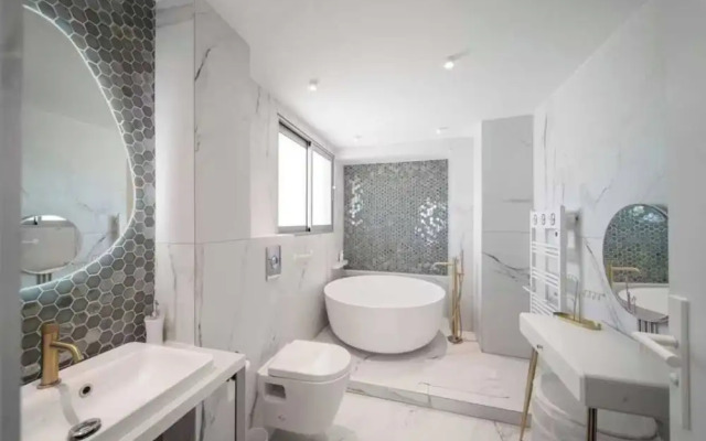 Modern Apartment - 3br- 6P - Palm Beah