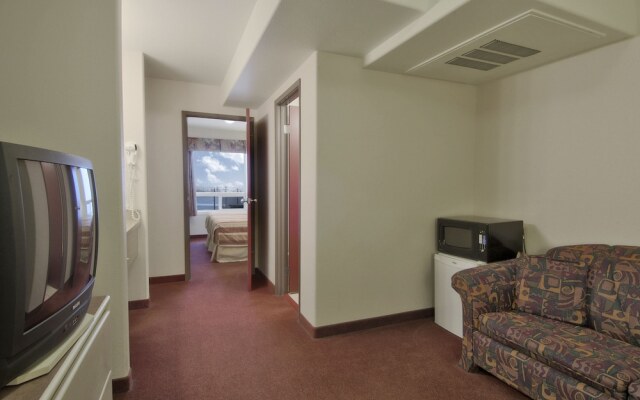 Super 8 Yellowknife