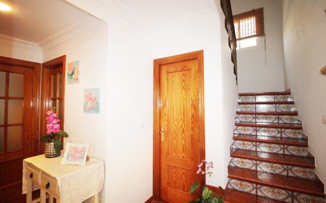 1057 Villa Maite