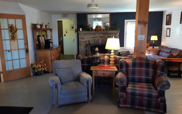 Miners Bay Lodge
