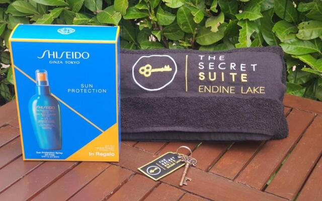 THE SECRET SUITE FIRST - Lake Endine - M01018