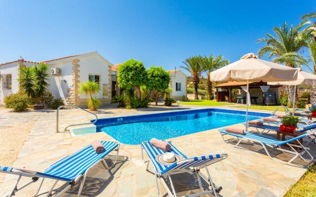 Villa Amorosa in Neo Chorio