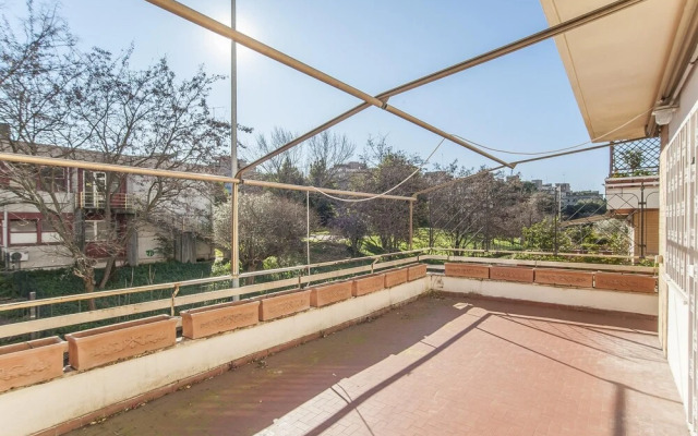 Eur Luminous And Large Family Terrace Apartment