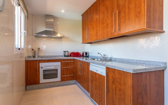 Elviria Marbella Luxury Penthouse Two Rooms PARKING and Golf
