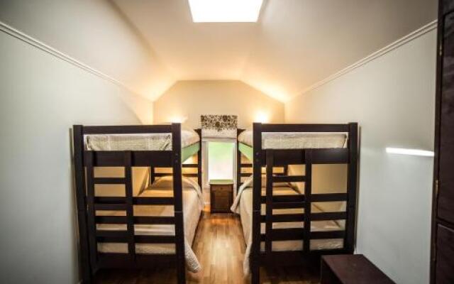 Hostel Chaman