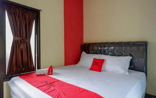 RedDoorz @ Gerbang Dieng Plateau Area