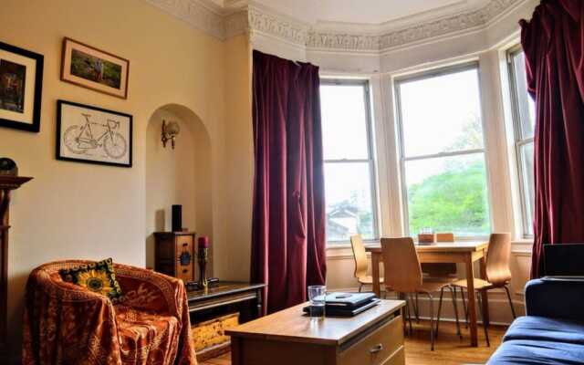 2 Bedroom Apartment With View of Arthur's Seat Sleeps 4