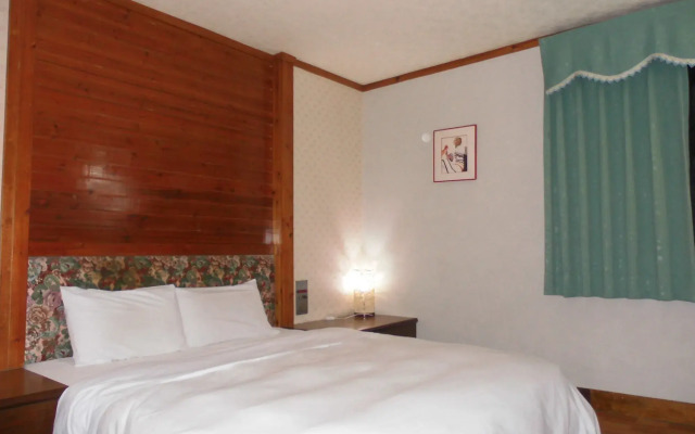 Modern Plaza Hotel