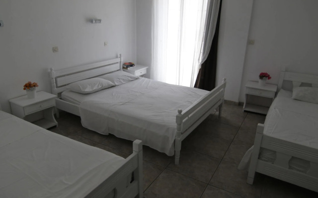 Armadoros Hotel Ios Backpackers