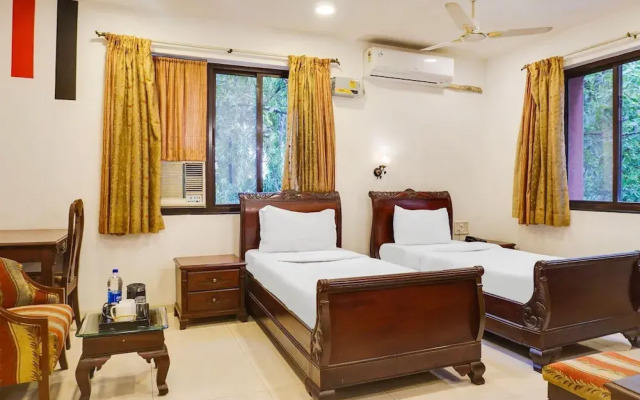 Premium Stays Near Fergusson College