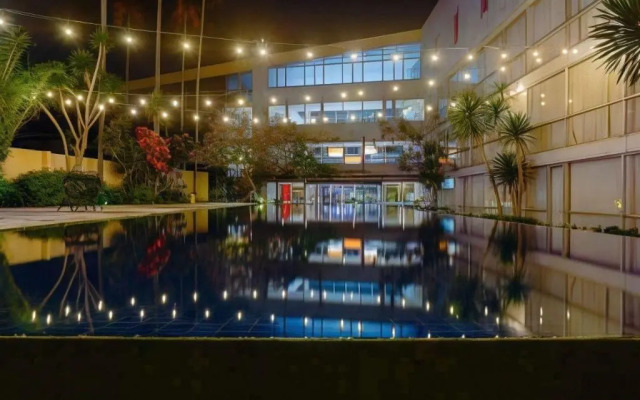 Royal Hotel n' Lounge