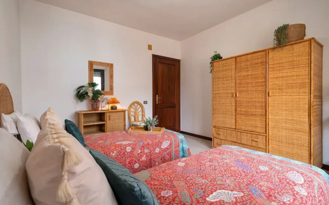 Sardinia RE - Lilium Central Flat