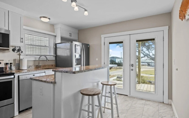 Mi Faro 2 Bedroom Duplex by RedAwning