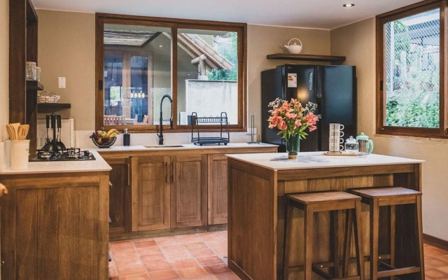 w Tranquil 2BR Riverside Villa in Sacred Valley
