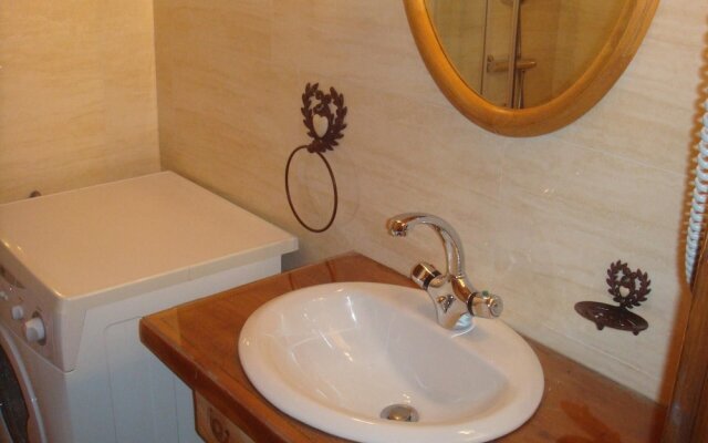 LA Poya : 3 Pièces Duplex 4 Personnes / 3 Rooms Duplex 4 People