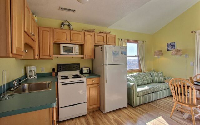 40 Hatteras Blew Studio Bedroom Condo by RedAwning