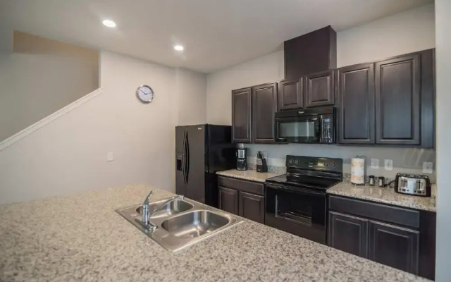 5137 Compass Bay