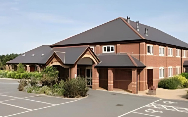 Moreton Park Lodge