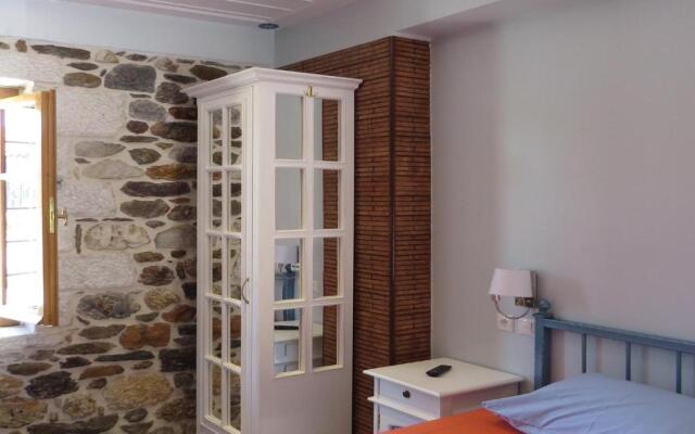 Mystras Inn