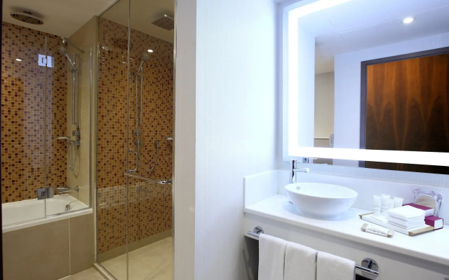 Crowne Plaza Hotel Riyadh Minhal, an IHG Hotel