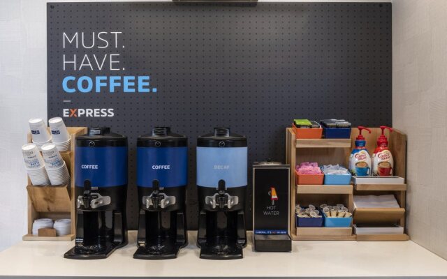 Holiday Inn Express & Suites North Bay by IHG