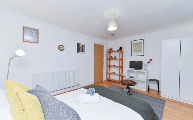 Raspberry Lodge