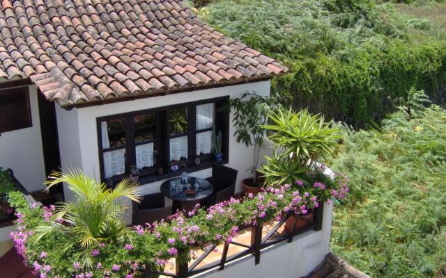 Rustic Holiday Home With Balcony and sea View