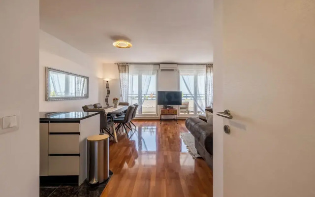 Beachaholic M&G, Luxury Seaside Suites On Znjan