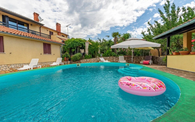 Amazing Apartment in Porec With Outdoor Swimming Pool, 2 Bedrooms and Wifi - Apartment in Porec - Photo 2
