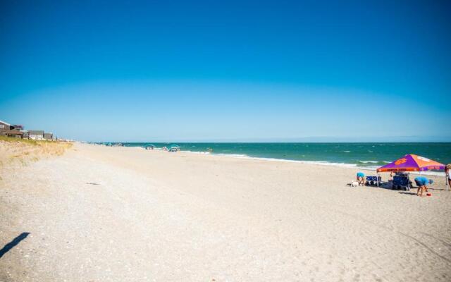 Friendship Lodge by Oak Island Accommodations