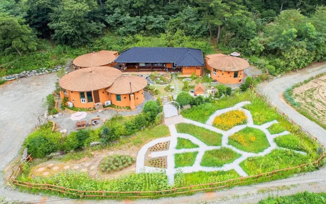 Taean Todamgil Pension