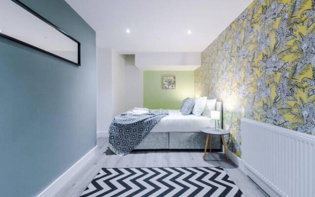 Old Trafford Two-bedroom Stay by Belvilla
