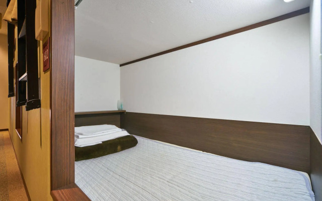 1 Night 1980 Hostel Tokyo