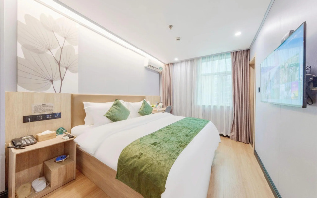 GreenTree Inn Express Shanghai Xuhui District Xujiahui Yishan Road Metro Station – Guest Rooms – Shanghai