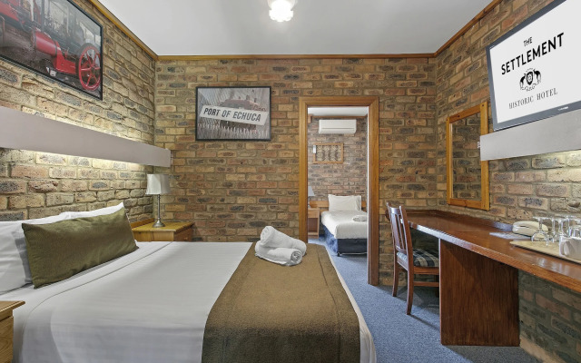 The Settlement Historic Hotel