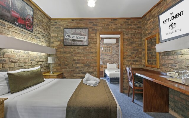 The Settlement Historic Hotel