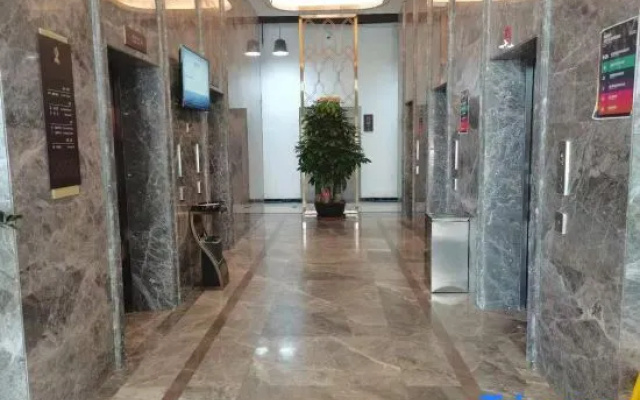 Venus Royal Hotel （Wuzhou Railway Station Meiguihu Park Branch）