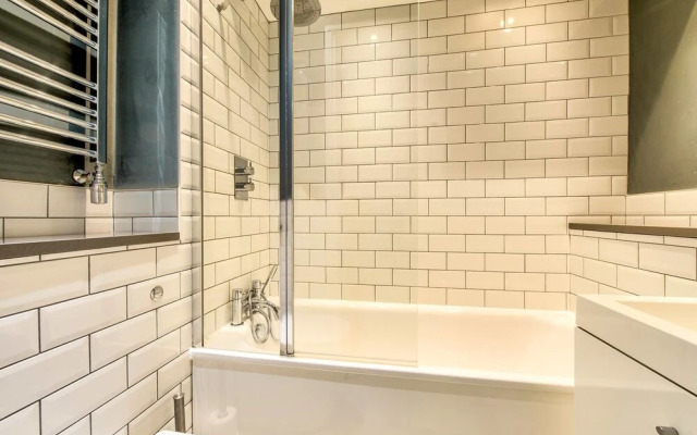 JOIVY Bright and Spacious 4-bedroom Apart in Stockbridge