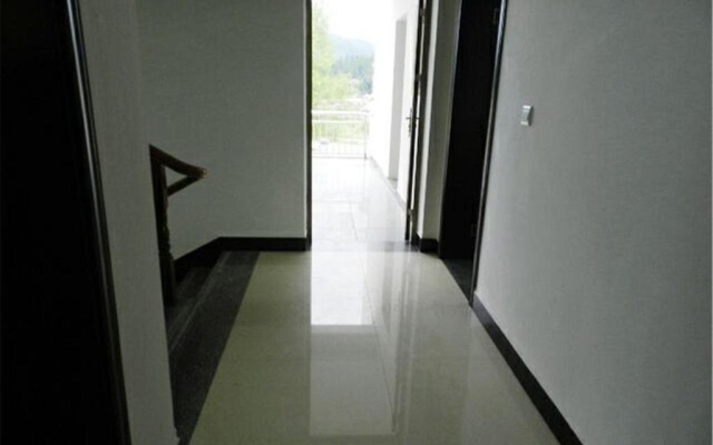 Wuyuan Yuyoulou Inn – Hotel Rooms – Shangrao
