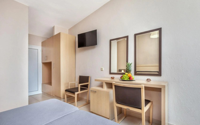 Iris Hotel