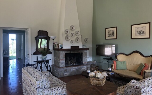 6 Bedrooms Umbrian farmhouse