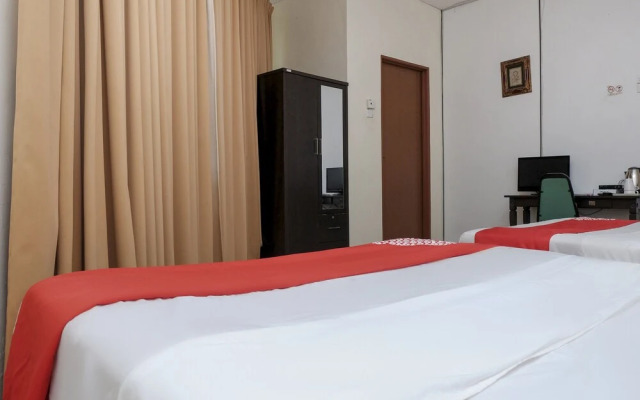 OYO 90180 Gemilang Hotel Kerteh